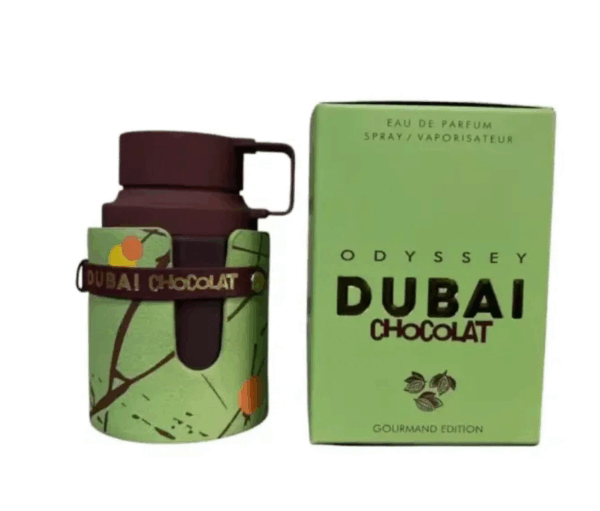 Botella de chocolate artesanal "Odyssey Dubai" con diseño colorido y elegante, presentada en su empaque original. Ideal para los amantes del chocolate gourmet.