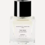 Frasco cuadrado de cristal transparente de The Musc Extrait 30 ml de Essential Parfums con tapón negro brillante y etiqueta blanca