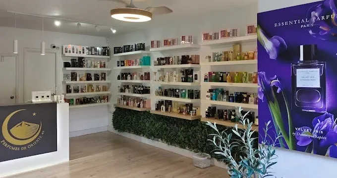 Interior de Perfumes de Oriente — zonas de perfumería oriental, nicho y SKINN en Santa Cruz de Tenerife