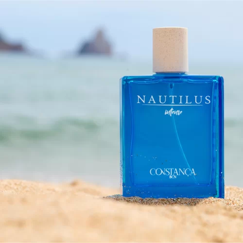 Constança BCN Nautilus Intense 100ml frasco en playa perfume nicho